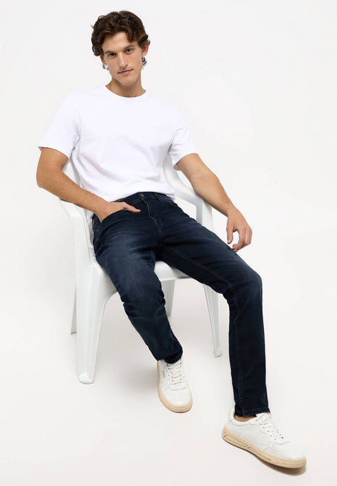 Mustang Men's Vegas Medium Rise Slim Leg Jeans 1008948 883